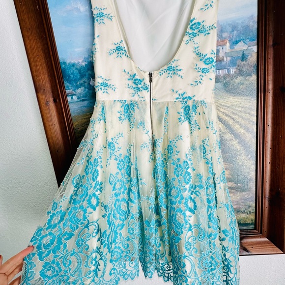 Alice Olivia Fila Lace Dress embroidered tulle Flare -Turquoise Size 8 - Picture 5 of 8